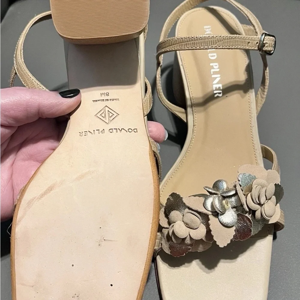 Donald J. Pliner Tan Floral Block Heel Sandals 8 M - Picture 7 of 9